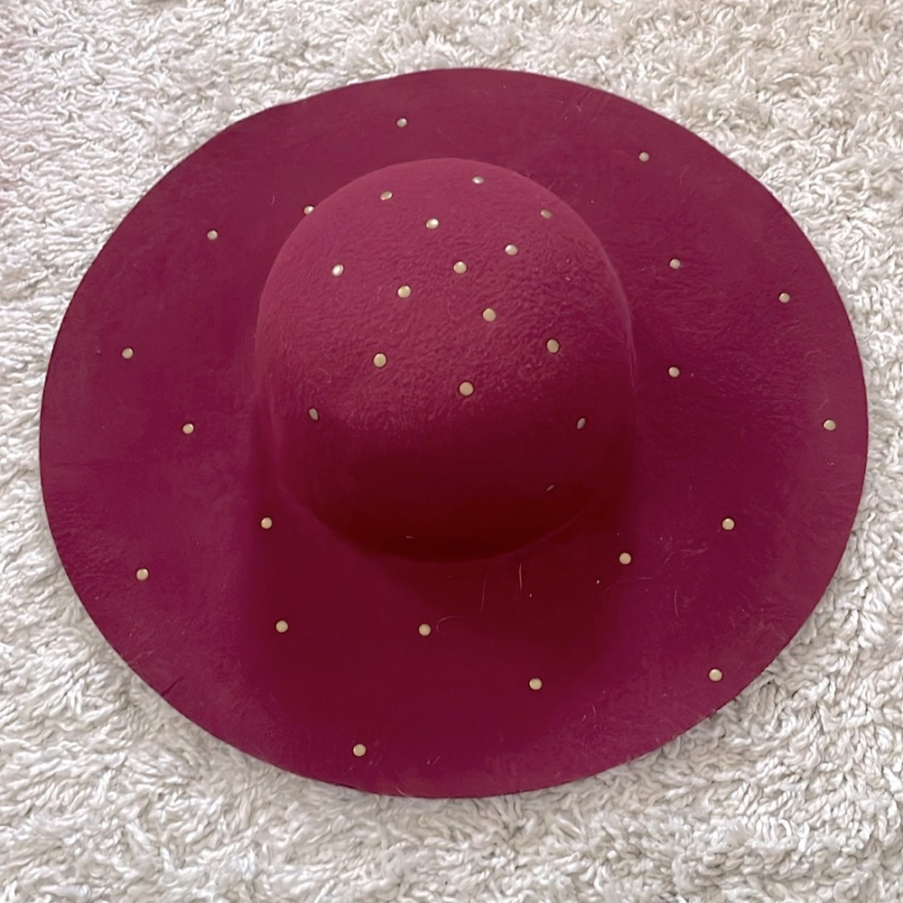 NWT Icing Bedazzled Burgundy Large Floppy Hat, never worn